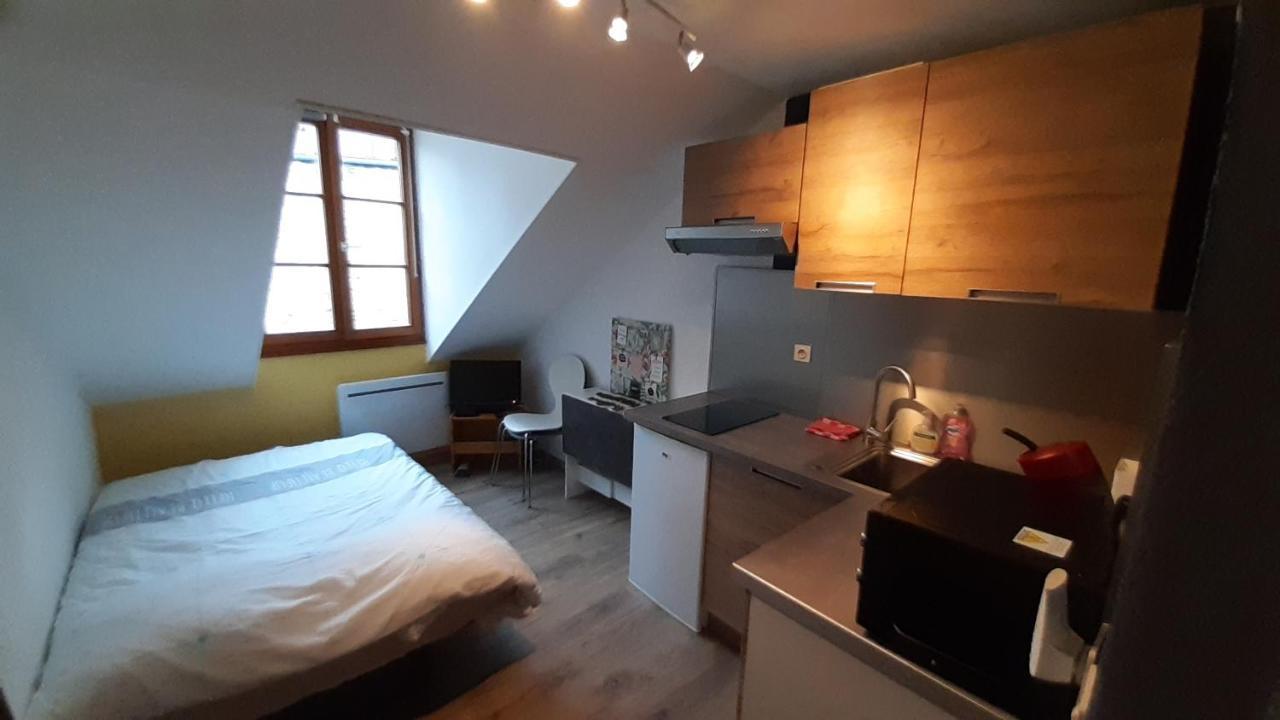 Studio 402 Au 15 Rue Battant A Besançon Buitenkant foto
